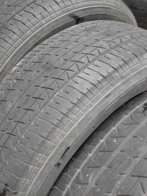 215/60R16 BRIDGESTONE TURANZA  ER33 ปี2011  MADE IN THAILAND ชุด 4 เส้น  TEL.081-427-3941