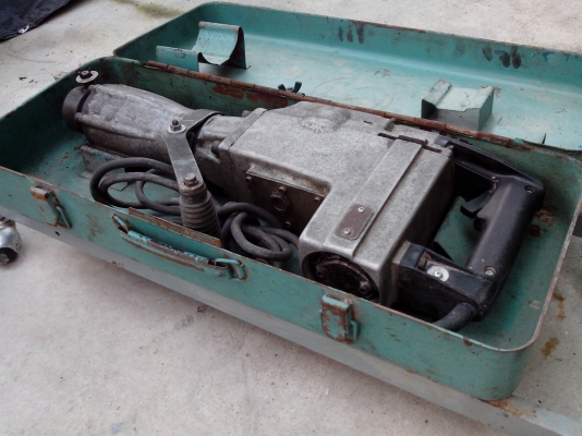 ขายแย๊กไฟฟ้า makita japanแท้ รุ่น HM1301 ตัวใหญ่ 15 กก ขายแย๊กไฟฟ้า makita japanแท้ รุ่น HM1301 ตัวใหญ่ 15 กก