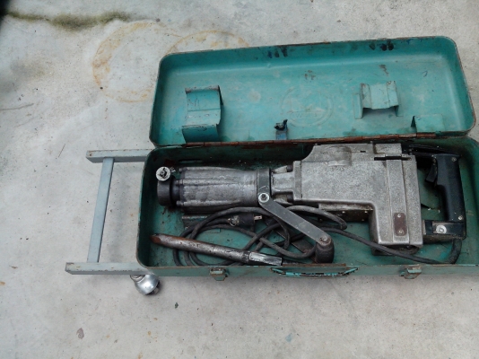 ขายแย๊กไฟฟ้า makita japanแท้ รุ่น HM1301 ตัวใหญ่ 15 กก ขายแย๊กไฟฟ้า makita japanแท้ รุ่น HM1301 ตัวใหญ่ 15 กก