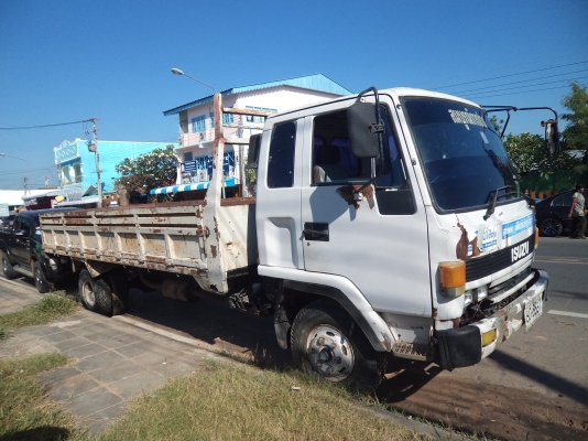 ขายถูกๆคับ 385000บาทรถ6ล้ออีซูซุร็อก185แรง เครื่องดี คัซซีสวยทั้งเส้น ทิฟฟี่ เพาเวอร์ ต่อรองได้คับ(เจ้าของขายเอง) ขายถูกๆคับ 385000บาทรถ6ล้ออีซูซุร็อก185แรง เครื่องดี คัซซีสวยทั้งเส้น ทิฟฟี่ เพาเวอร์ ต่อรองได้คับ(เจ้าของขายเอง)