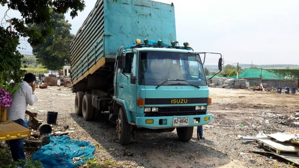 อีซูซุ ร็อคกี้ เพลาเดียว สิบล้อดั้มพ์ ISUZU ROCKY DUMP