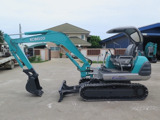 รถขุด แบคโฮล KOBELCO SK035 ทำสีใหม่ มือสองญี่ปุ่น นำเข้าเอง ยังไม่เคยใช้งานในไทย