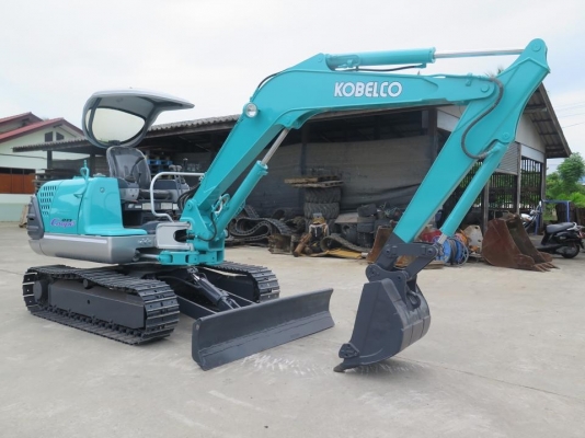 รถขุด แบคโฮล KOBELCO SK035 ทำสีใหม่ มือสองญี่ปุ่น นำเข้าเอง ยังไม่เคยใช้งานในไทย