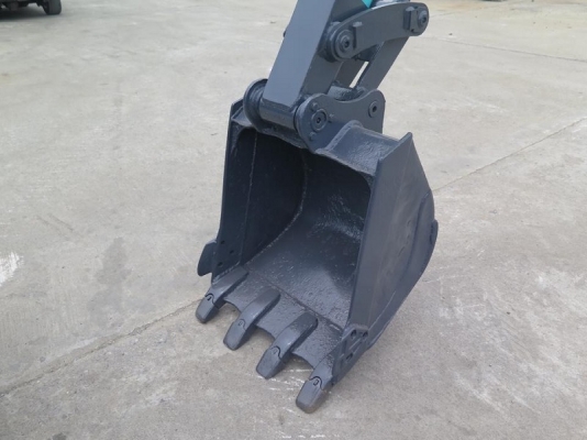 รถขุด แบคโฮล KOBELCO SK035 ทำสีใหม่ มือสองญี่ปุ่น นำเข้าเอง ยังไม่เคยใช้งานในไทย