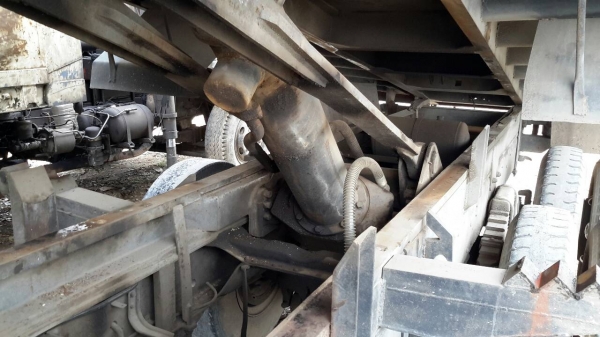 มิตซู สิบล้อดั้มพ์ เพลาเดียว หน้ากากดำ