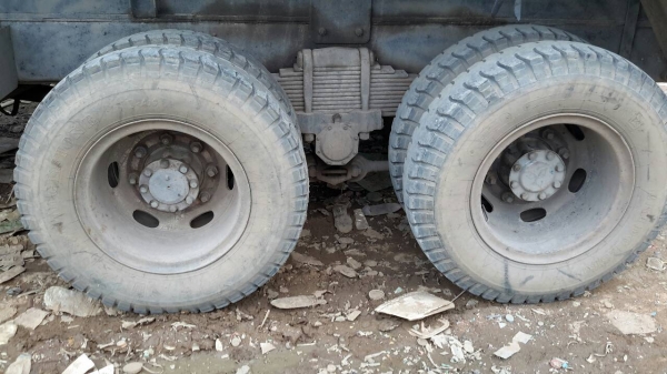 มิตซู สิบล้อดั้มพ์ เพลาเดียว หน้ากากดำ