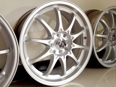 แม็กซ์17นิ้ว