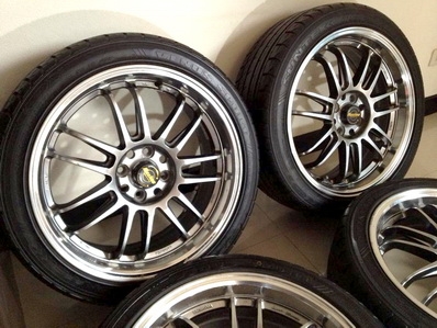 ---ขายแล้ว----แม็กซ์ 17 นิ้ว RE30