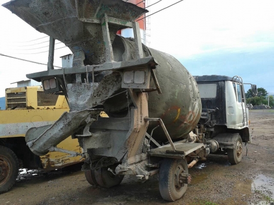 ขายรถโม่ปูน 3 คิว HINO ไม่มีทะเบียน เครื่อง HO7C 180 แรงม้า รถใช้งานได้ปกติครับ ราคาคุยกันได้