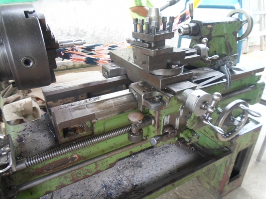 เครื่องกลึง2 เพลา เกียร์บล็อก 5 ฟุต พร้อมใช้งาน 56,000