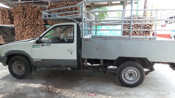 ขายรถนิสันบิ๊กเอ็มเครื่อง2700ฝาดำ ขายตามสภาพครับ