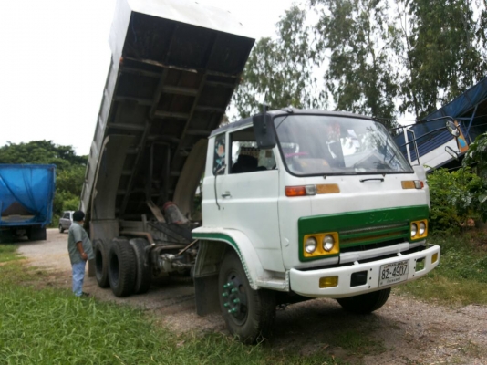 รถบรรทุก  HINO 10 ล้อใหญ่  ปี2521 จดใหม่ปี2555 ราค300,000 บ.