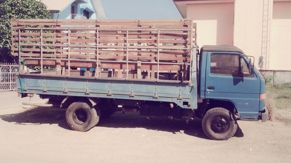 ขายด่วนๆ 6 ล้อNPR เจ้าของขายเองราคาคุยกันได้ รถอยู่ไทรน้อย นนทบุรี