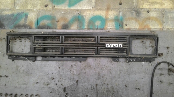 กระจังหน้า ดัสสัน4&times;4ขายครับ