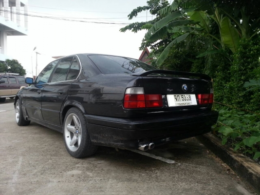 ขายรถ BMW E34 ปี 95 สภาพชนหน้าซ้าย  พร้อมทะเบียนสวย 5333