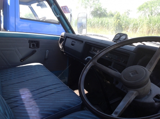 ขายสด -ผ่อน   หกล้อ