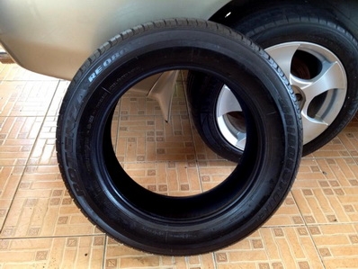 ยาง 185 60 15  BRIGESTONE 1เส้น สภาพสมบูรณ์ตามรูป ปลาย 10 ขึ้น 11