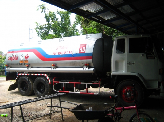 10ล้อรถน้ำมัน