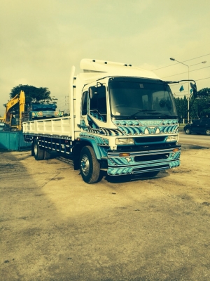 ISUZU ปี 53 เครื่อง 220 แรงม้า ยาว 7.70 เมตร รถสวย ราคาต่อรองได้