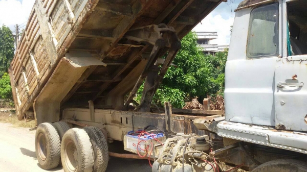 สิบล้อ isuzu 2 เพลา เครื่อง HO7C  เกียร์ HO สโลอินเตอร์ ช่วงล่าง ZM  พวงมาลัยเพาเวอร์ เบรกจิฟฟี่