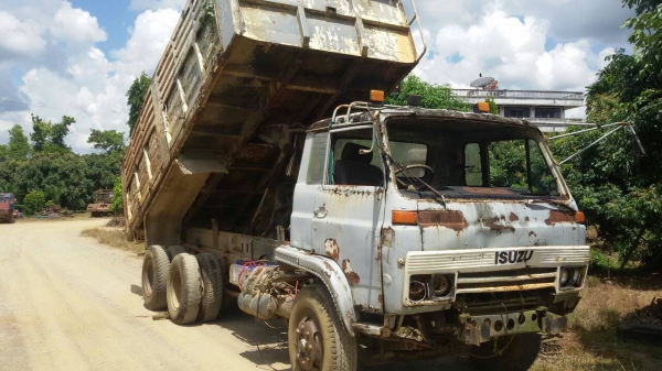 สิบล้อ isuzu 2 เพลา เครื่อง HO7C  เกียร์ HO สโลอินเตอร์ ช่วงล่าง ZM  พวงมาลัยเพาเวอร์ เบรกจิฟฟี่