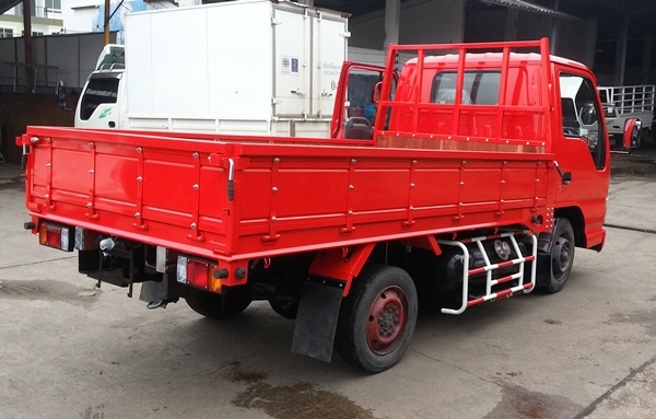 ISUZU รถประตูสไลน์ สีแดง พร้อมกระบะคาร์โก้ ISUZU รถประตูสไลน์ สีแดง พร้อมกระบะคาร์โก้
