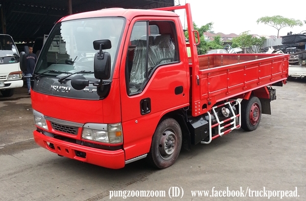 ISUZU รถประตูสไลน์ สีแดง พร้อมกระบะคาร์โก้ ISUZU รถประตูสไลน์ สีแดง พร้อมกระบะคาร์โก้