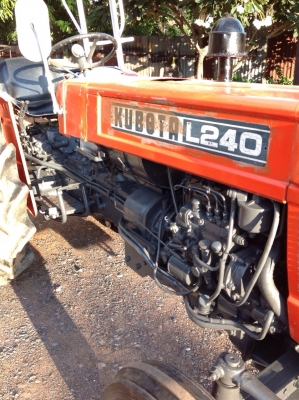 แทรกเตอร์คูโบต้า 24 แรง สภาพดีพร้อมใช้งาน มีผานพรวนให้ด้วย
