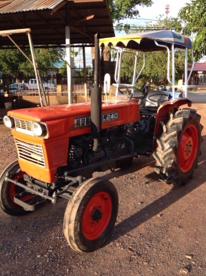 แทรกเตอร์คูโบต้า 24 แรง สภาพดีพร้อมใช้งาน มีผานพรวนให้ด้วย