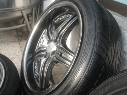 ขายล้อแม็ก wald 17"x7.5" หน้า et42 หลัง et40 สนใจติดต่อเล็กคลองสามครับ 081-3747940
