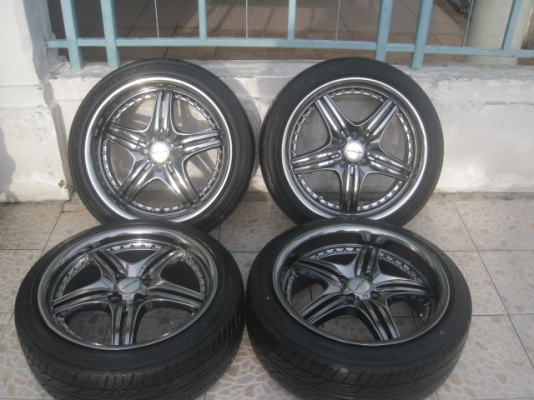 ขายล้อแม็ก wald 17"x7.5" หน้า et42 หลัง et40 สนใจติดต่อเล็กคลองสามครับ 081-3747940