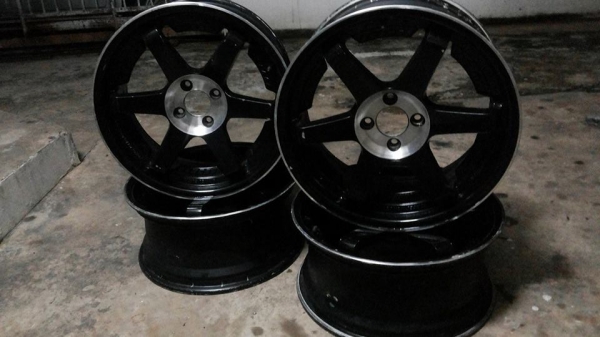 ขายล้อ TE 37 ขอบ 17 กว้าง 7 นิ้ว off 40 เท่ากัน ทั้ง 4 ล้อ