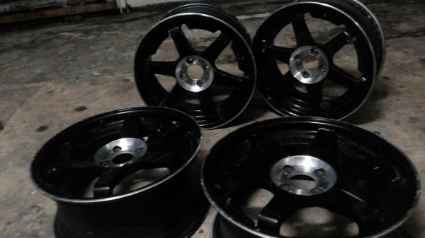 ขายล้อ TE 37 ขอบ 17 กว้าง 7 นิ้ว off 40 เท่ากัน ทั้ง 4 ล้อ