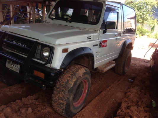 SUZUKI 4x4 แคริเบียนตู้ปลา 1.3 กินแก้สลงเล่มแล้ว ยางใหม่ล้อผ่าซุ้ม เทิรนเพลาแล้วครับ สภาพพร้อมใช้  ภาษีขาด3เดือน