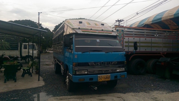 ขาย 6 ล้อ KS 31  สองแถว กระบะยาว 5 เมตร เครื่องดีเซล 135 แรงติดแก็ส LPG