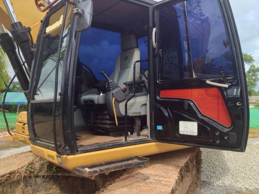 ขายแทรกเตอร์ D8 สภาพสวยพร้อมใช้ ราคาต่อรองได้ ติดต่อได้ที่คุณ อ๊อฟ พิจิตร 086-737-9991