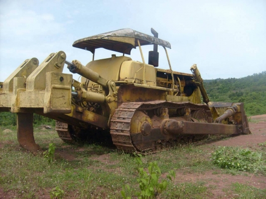 ขายแทรกเตอร์ D8 สภาพสวยพร้อมใช้ ราคาต่อรองได้ ติดต่อได้ที่คุณ อ๊อฟ พิจิตร 086-737-9991