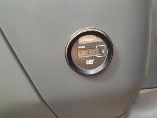 ขายแทรกเตอร์ D8 สภาพสวยพร้อมใช้ ราคาต่อรองได้ ติดต่อได้ที่คุณ อ๊อฟ พิจิตร 086-737-9991