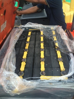 ขาย โฟล์คลิฟไฟฟ้าเก่านอก TOYOTA  5FB25  ยกได้2.5ตัน3เมตร แถมตู้ชาร์จ!! 240,000 ฿ 094-4267888 จะเด็ด