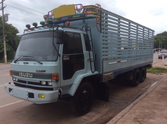 ขายISUZU 10ล้อRocky 175 แรง ยาว 7.2 ม. (ยาวพิเศษรถห้างแท้) กะบะพื้นปูสแตนเลส ตีนเป็ด ครัทซีดี เครื่องดี ยางดี ขาย 700,000 บาท