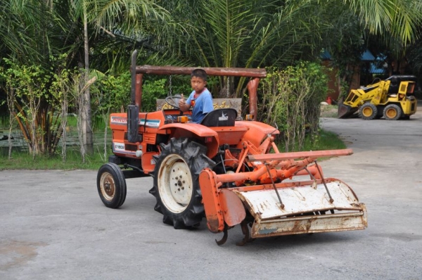 ขายรถไถ HINOMOTO E18D ขับแรงสะใจ สภาพสวยเดิมญี่ปุ่นไม่เคยใช้งานในไทย 68,000 บาท