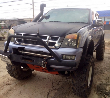 ขายด่วนคับ ISUZU DMAX CAB 4 เครื่อง 3000 ไดเร็กเทอร์โบ 4X4 ปี 2003 เกียร์ธรรมดา