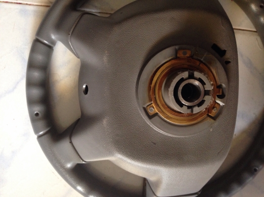 พวงมาลัยดีเเม็ก1500 พวงมาลัยดีเเม็ก1500