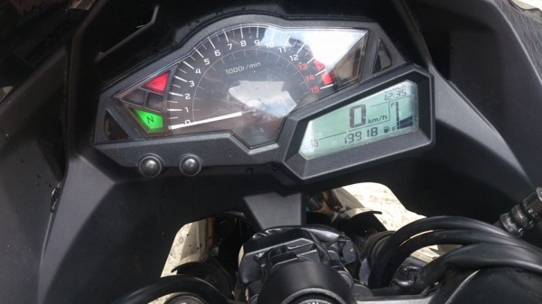 NINJA 250 2013 107000 วิ่ง หมื่นเก้า มีรอยแปะมา