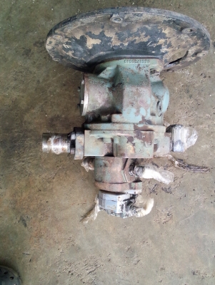 ขายปั้มไฮโดรลิคเก่าญี่ปุ่นยี่ห้อ uchida ภาพสวยใช้ใส่รถตักหรือแบ็คโฮ pc30,40