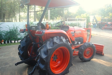 ขายรถไถ Kubota L 3608 (4WD) พร้อมดันหน้าและผานหลังตราช้าง