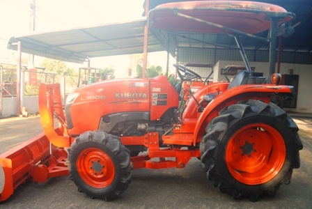 ขายรถไถ Kubota L 3608 (4WD) พร้อมดันหน้าและผานหลังตราช้าง ขายรถไถ Kubota L 3608 (4WD) พร้อมดันหน้าและผานหลังตราช้าง