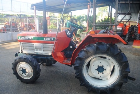 ขายรถไถ Kubota L2402DT รถ2เพลา ตัวเปล่าครับ