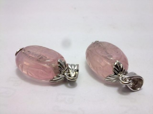 จี้เงินหินแม่น้ำแกะสลัก