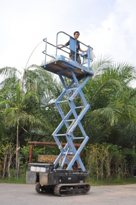 ขายรถกระเช้า AICHI SKY TOWER แทรคยาง สภาพสวยเดิมจากญี่ปุ่นยังไม่เคยใช้ในไทย68,000เท่านั้น!!